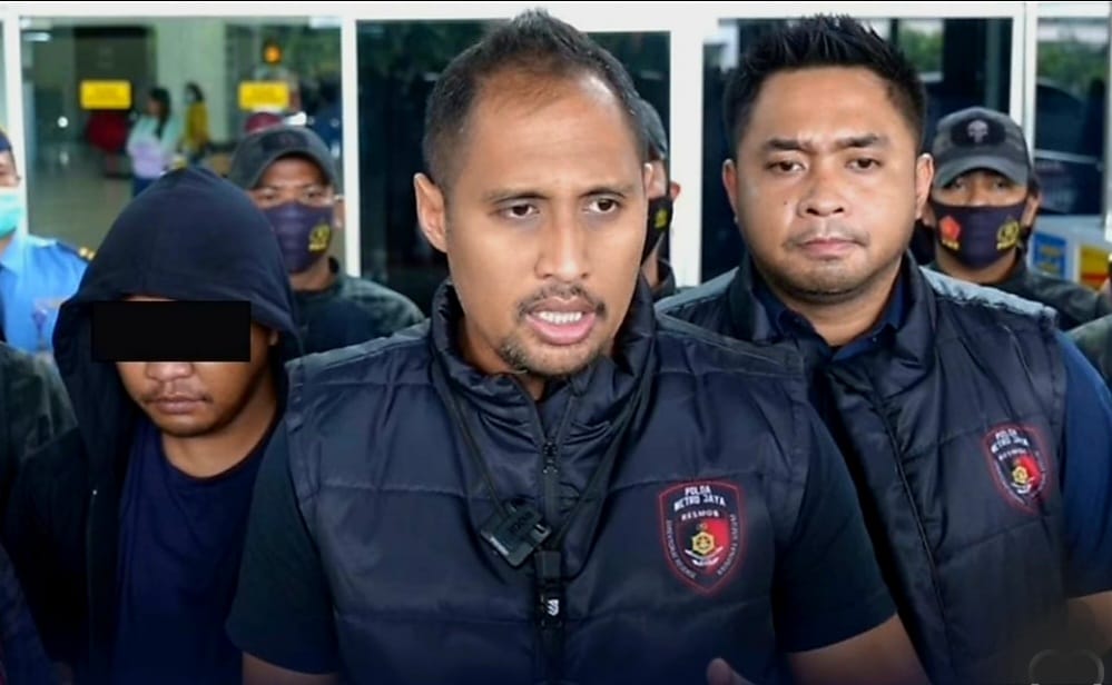 DEPT COLLECTOR. Polda Metro Jaya berhasil mengamankan Debt Colector yang viral di medos karena membentak polisi dan merampas mobil milik selebgram.